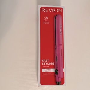 BRAND NEW- Revlon Fast Smooth Styling Perfect Straight Flat Iron